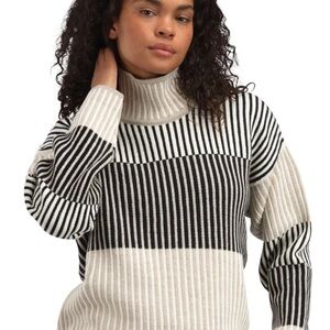 Skarstind women's sweater